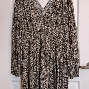 Elegant Black and White Leopard Print Dress